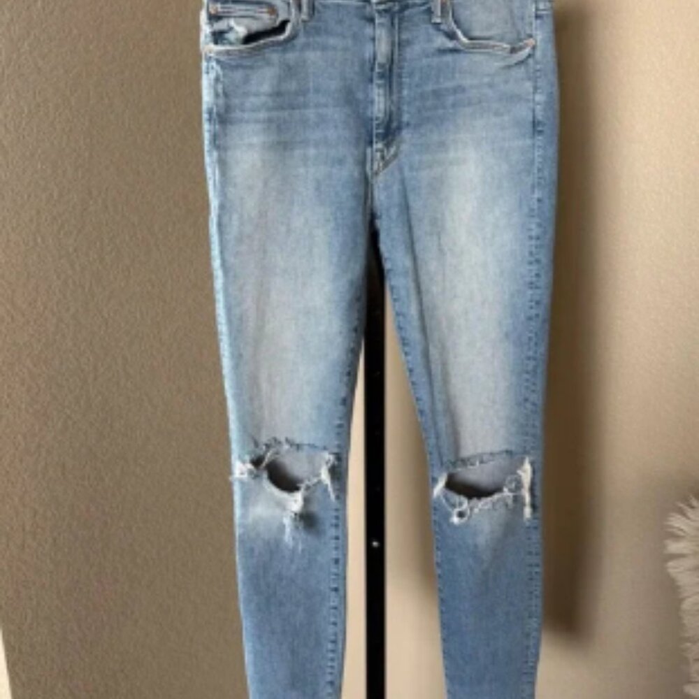MOTHER High Waisted Looker Ankle Fray Jeans in Shoot To Thrill Destroyed Size 27